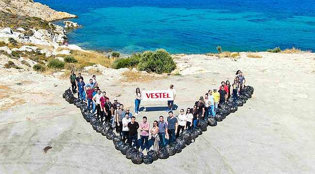 Vestel Gönüllüleri Kıvılcımlar Foça'da  çevre temizliği yaptı 
