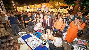 Başkan Soyer 92. İzmir Enternasyonal Fuarı'nda ziyaretçilerle buluştu: "Türkiye'nin en büyük barış fuarı" 