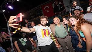 Başkan Soyer "Genç İzmir" kampında gençlere seslendi: "Siyasetten uzak durmayın"