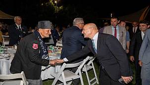 Başkan Tunç Soyer şehit yakınları ve gazilerle buluştu: "Bu topraklarda huzur içinde yaşıyorsak size borçluyuz"