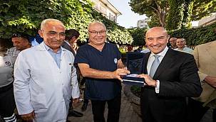 Eşrefpaşa Hastanesi'nde nöbet devri törenle yapıldı 