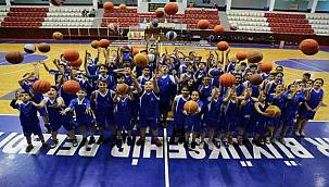 İzmir Büyükşehir Belediyesi spor okullarında yeni dönem başladı 