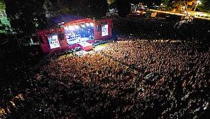 İzmir Fuarı'nda unutulmaz gece