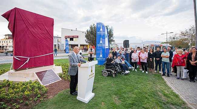 İzmir'de Gönüllülüğe Saygı Anıtı açıldı 