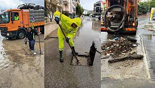 İzmir Büyükşehir Belediyesi ekipleri yağmur mesaisinde