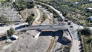 Kemalpaşa'nın 60 yıllık taşıt köprüsü afetlere karşı yenilendi