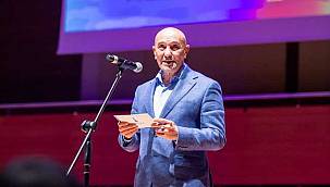 Soyer: "Dünyamız savaş değil, barış ve hoşgörü istiyor" 