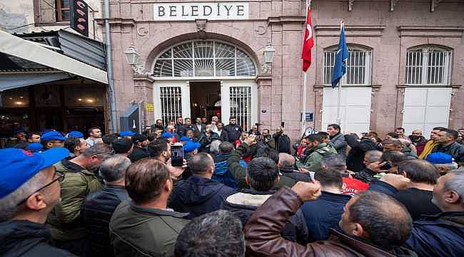 Belediye-İş Sendikası'ndan Başkan Soyer'e destek