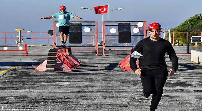 Bileklerinin hakkıyla itfaiyeci olacaklar!