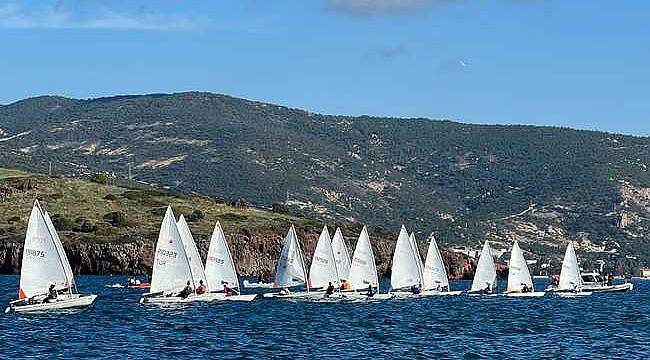 İzmir İl Birinciliği Yelken Yarışları Foça'da yapıldı 