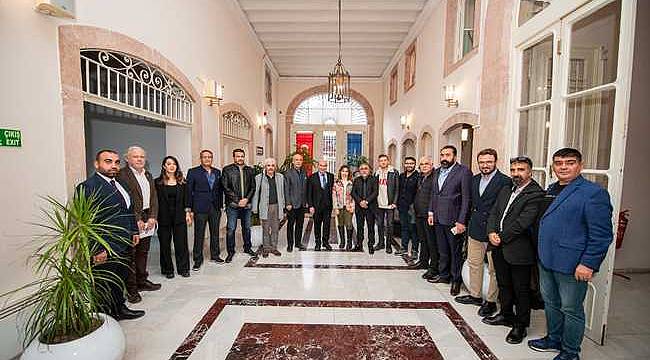 İzmir Şanlıurfa Federasyonu'ndan Başkan Soyer'e teşekkür ziyareti