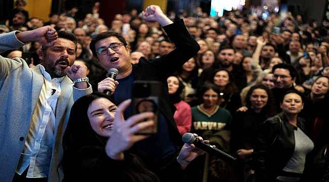 Mutluyuz'dan İki Bin Kişilik İzmir Galası