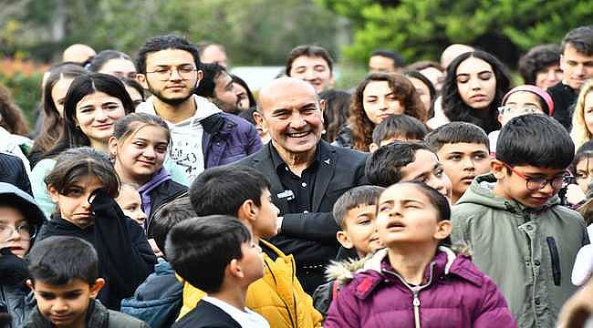 Başkan Soyer "Mahallede Dayanışma Var" gençleriyle buluştu