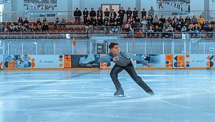 İzmir'e buz pateninden 9 madalya