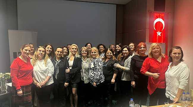 Kader İzmir'den Kadın Muhtarlara Eğitim Programı