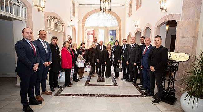 Başkan Soyer, şehit aileleri ve gazi derneklerinin temsilcilerini ağırladı 