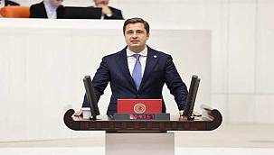 CHP'li Deniz Yücel: Kadınların özgürce yaşadığı bir Türkiye boynumuzun borcu