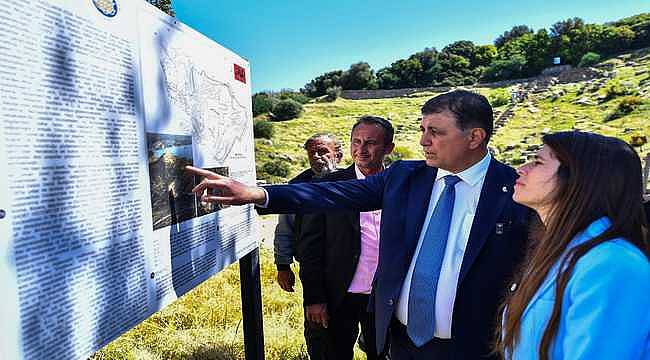 Başkan Tugay bayramın ilk günü Urla ve Çeşme'de yurttaşlarla buluştu