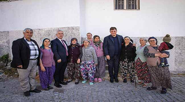 Başkan Tugay Bergama'da köylülerle buluştu