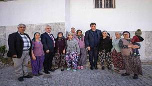 Başkan Tugay Bergama'da köylülerle buluştu