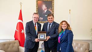 Başkan Tugay'dan kadın ve çocuklara yönelik projelere destek sözü