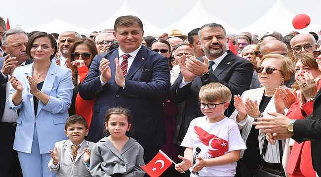 CHP İzmir'den 23 Nisan töreni