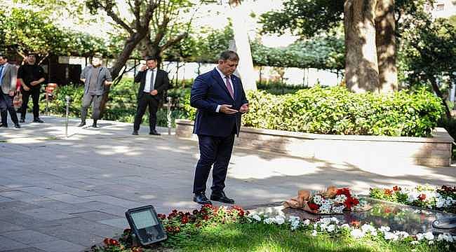 İlk ziyaret Zübeyde Ana'ya