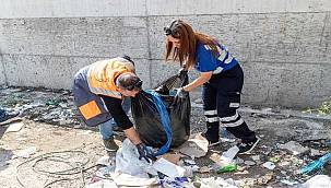 İzmir'de her gün 850 işçi 2 bin kilometrelik güzergahı temizliyor