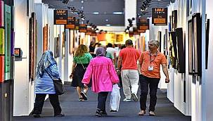 İzmirliler'den Sanat ve Antika Fuarı'na yoğun ilgi