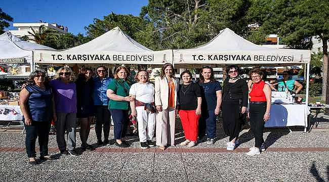 Karşıyaka'da 'Anneler Günü El Emeği Pazarı' açıldı