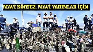 İzmir'de deniz temizliği: Sepet de çıktı cep telefonu da 