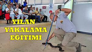 İzmir İtfaiyesi personeli yılan yakalama eğitimi aldı