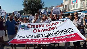 Emekliler Foça'da Maaş Zamlarını Protesto Etti: "İnsanca Bir Yaşam İstiyoruz!" 