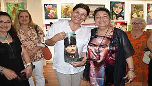 Sanatseverlere Görsel Şölen: Yenifoça Resim Kursiyerleri Sergisi Açıldı