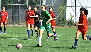 U13-U15 Kız Futbol Ligi'nde ilk düdük çaldı