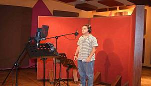 Ege Bölgesinin en büyük kayıt stüdyosu hem öğrencilere hem müzik sektörüne hizmet veriyor