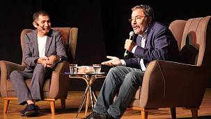 Şair ve yazar Ahmet Ümit İzmirlilerle buluştu