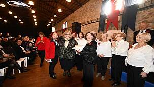 İzmir'de İleri Yaşta Dijital Eşitlik Sempozyumu yapıldı