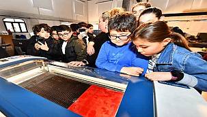Geleceğin girişimcileri, fikirlerinin temellerini FabrikaLab İzmir'de attı