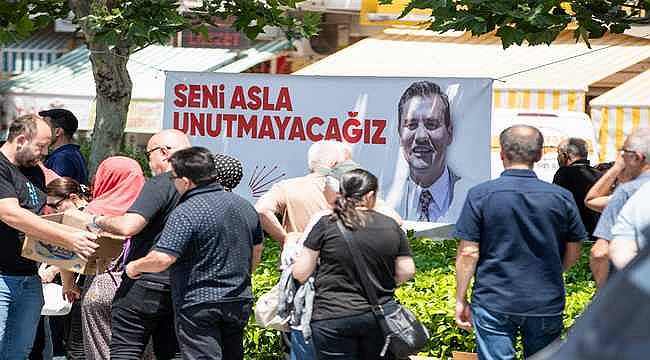 Merhum Başkan Zeyrek'in ailesi ile CHP Lideri Özel taziyeleri kabul etti