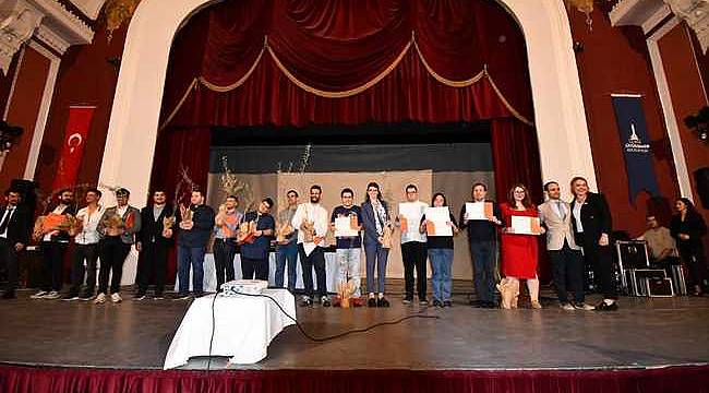 İŞ-İN hem işe hem hayata hazırlıyor