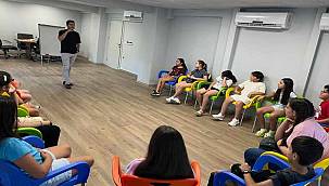 İzmir Çocuk Meclisi'nde 'Akran Zorbalığı Eğitimi'