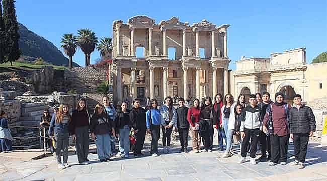 Büyükşehir'den öğrencilere tarih ve müzik molası