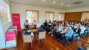 İzmir'in Kamusal Mekan Söyleşileri'nde üçüncü oturum